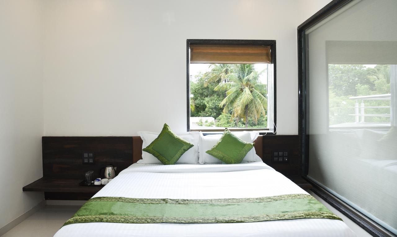 Treebo Malhaar Regency 3*