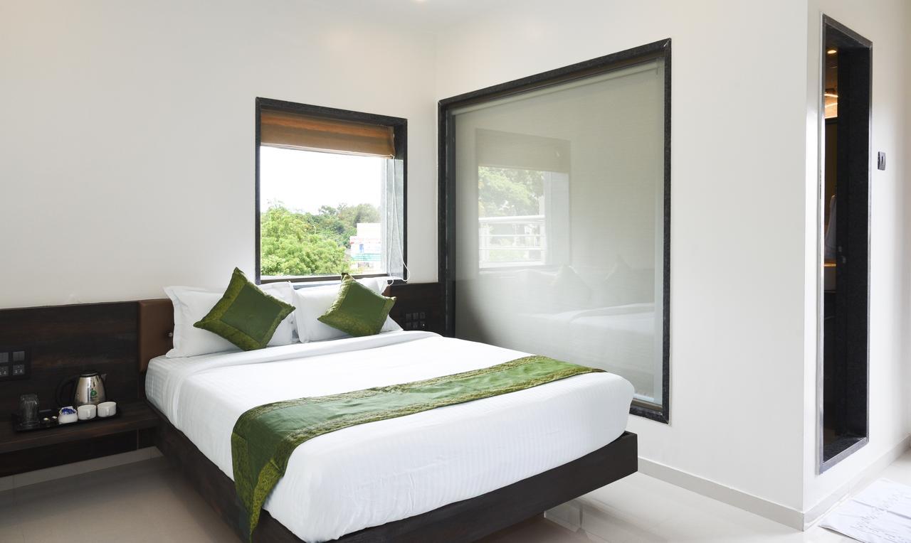 Treebo Malhaar Regency Hotel Chinchvad